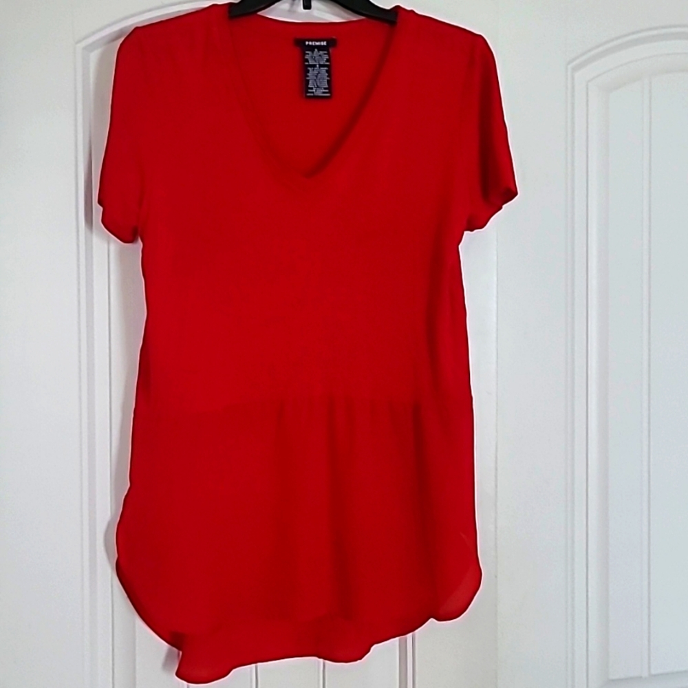 Premise, Cherry red, short sleeves v-neck top